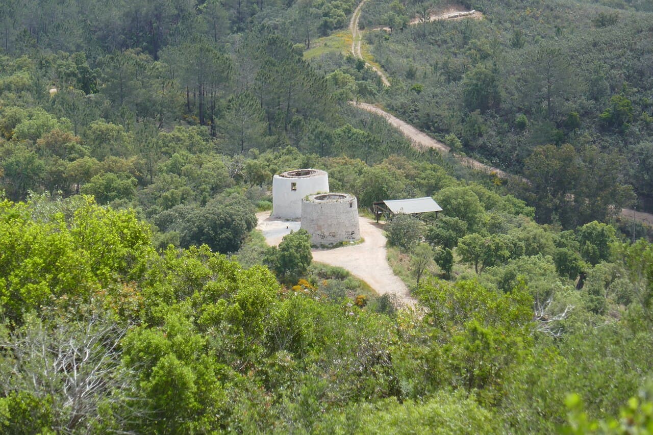 View of the Rocha da Pena windmills from Rocha da Pena